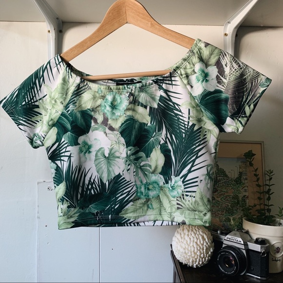 Forever 21 Tops - Plants Crop Top